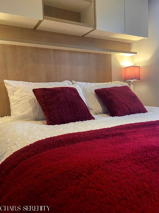 Lovely Holiday Home At Lyons Caravan Park! Prestatyn Eksteriør bilde